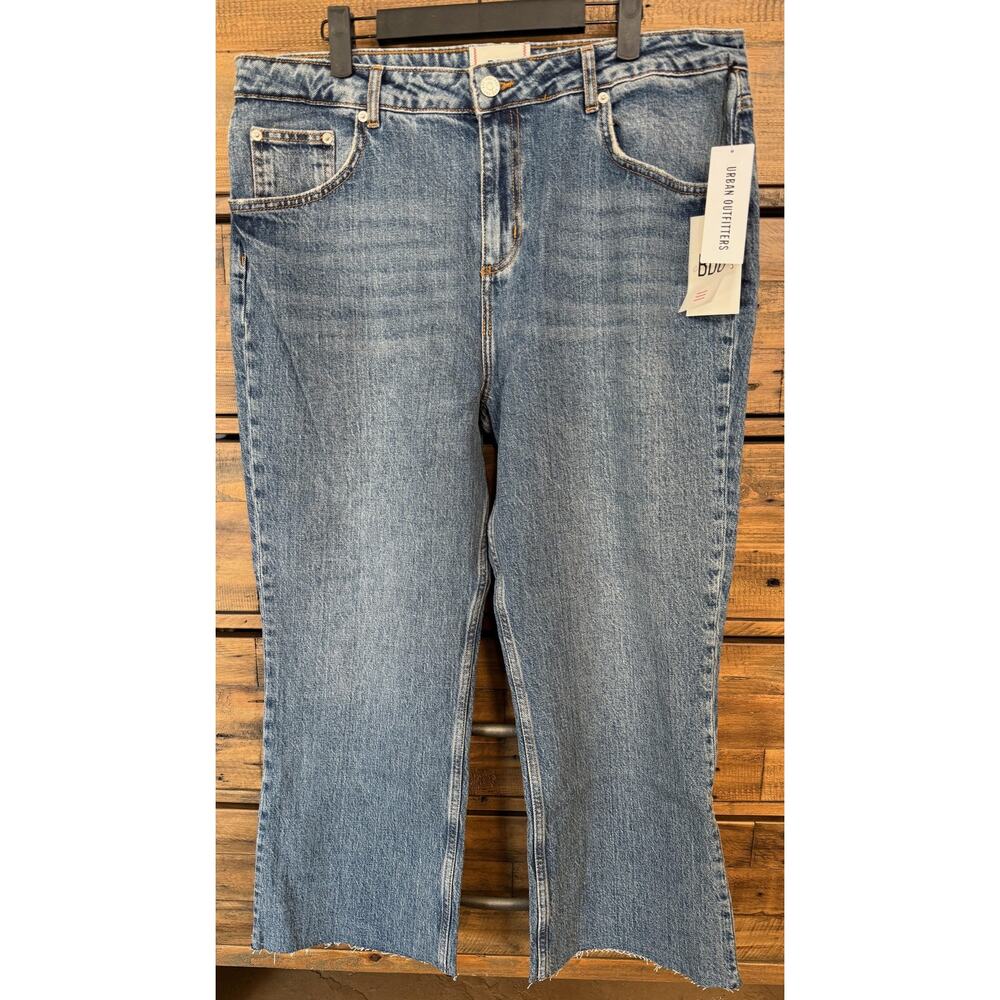 BDG Kylie Kick Flare Jeans Women's 33 Blue High Rise Crop Raw Hem Denim Stretch